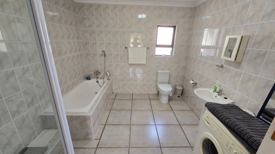 4 Bedroom Property for Sale in Country Club Western Cape